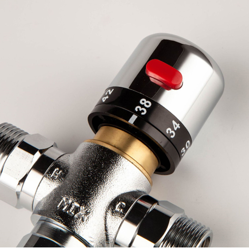 The new thermostatic mixing valve automatically adjusts the body temperature of hot and cold water heaters to prevent scalding the solar bath faucet 4 points