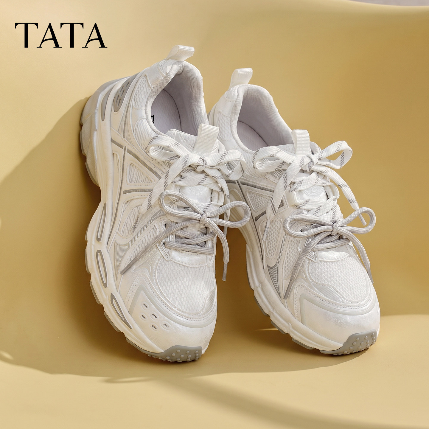 TATA他她追风者女鞋网面运动鞋薄底休闲透气复古老爹鞋CRB01CM6 复古透实拍商品图