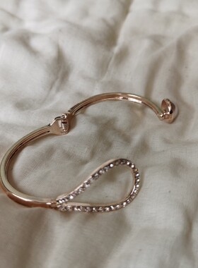 青岛外贸饰品欧美潮流时尚百搭金属质甜美风粉金弹簧开口手镯手链