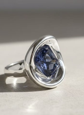 西班牙设计师红色水晶镀银戒指