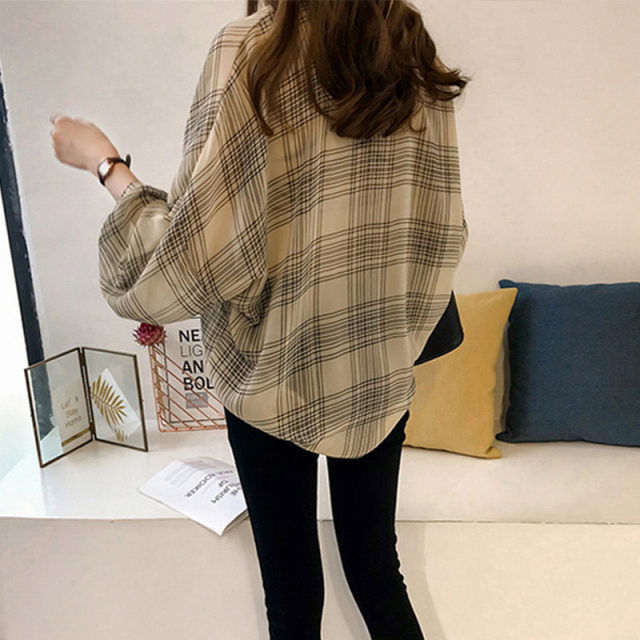 Plaid long-sleeved sun protection shirt for women summer thin chiffon design niche retro Hong Kong style chic top jacket