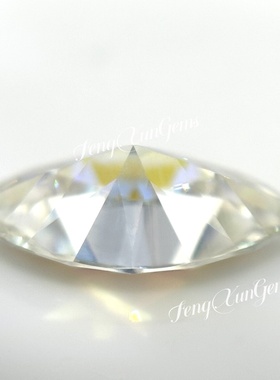 马眼形女性珠宝镶嵌莫桑闪