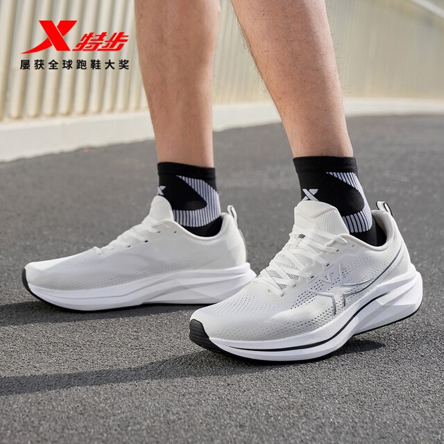 ເກີບແລ່ນ Xtep 7.0 ສໍາລັບຜູ້ຊາຍ