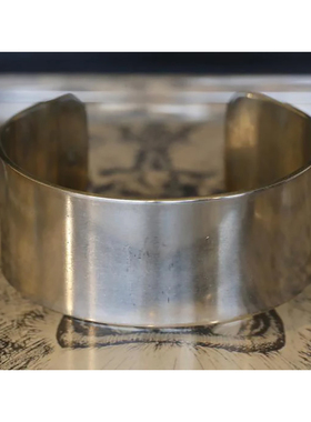 德国银材质坚固优雅光泽宽版手环