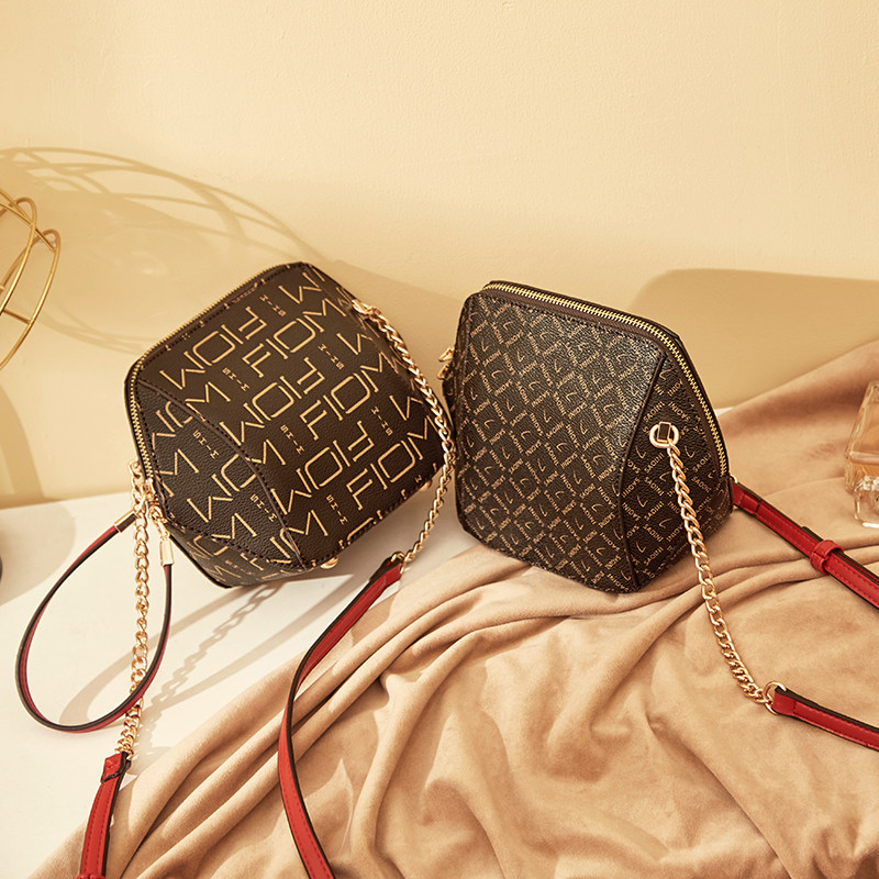 妈妈包2021新款潮时尚百搭 品牧女士包袋