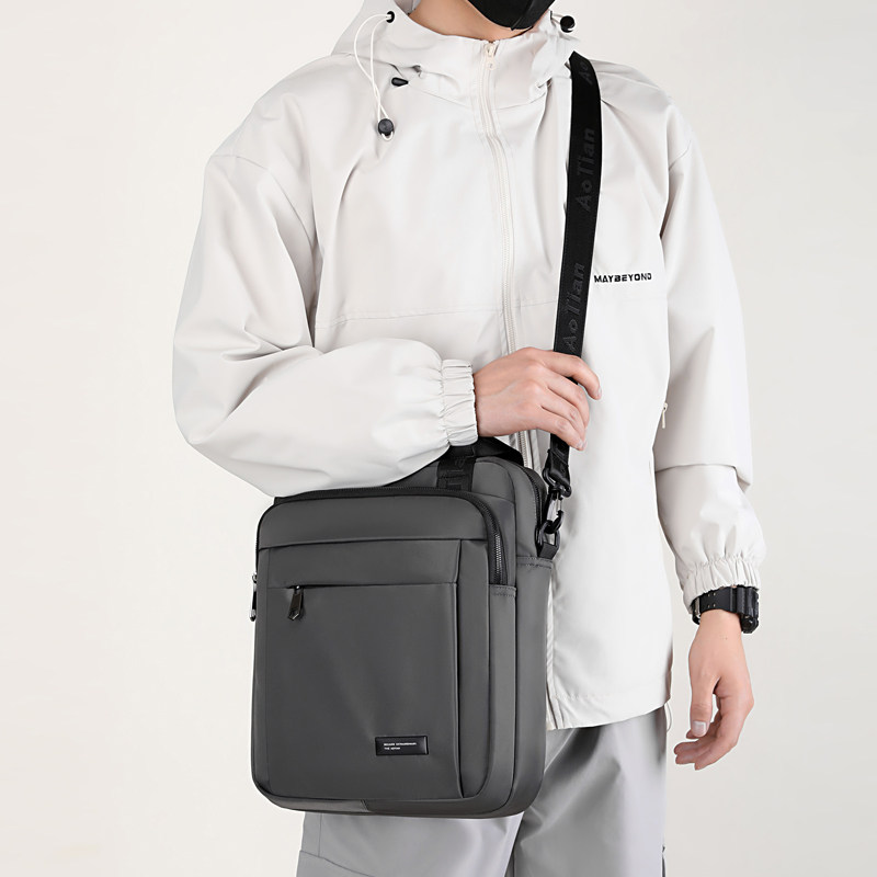 Large capacity for men's business briefcase
