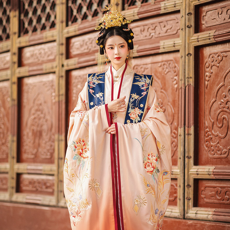 原创明制刺绣披风霞帔汉服女婚服 流烟昔泠汉服