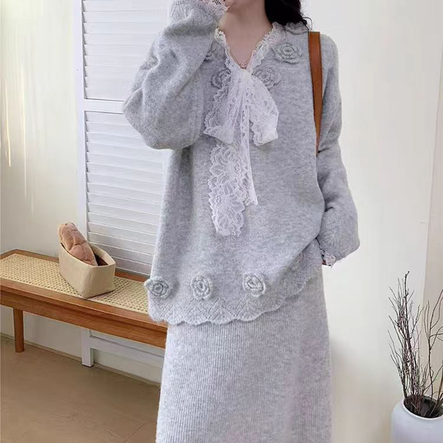 秋冬新款时尚套装设计感蕾丝拼接花朵上衣高腰显瘦遮肉半身裙长裙,淘宝优惠券,粉丝福利购,淘宝优惠卷