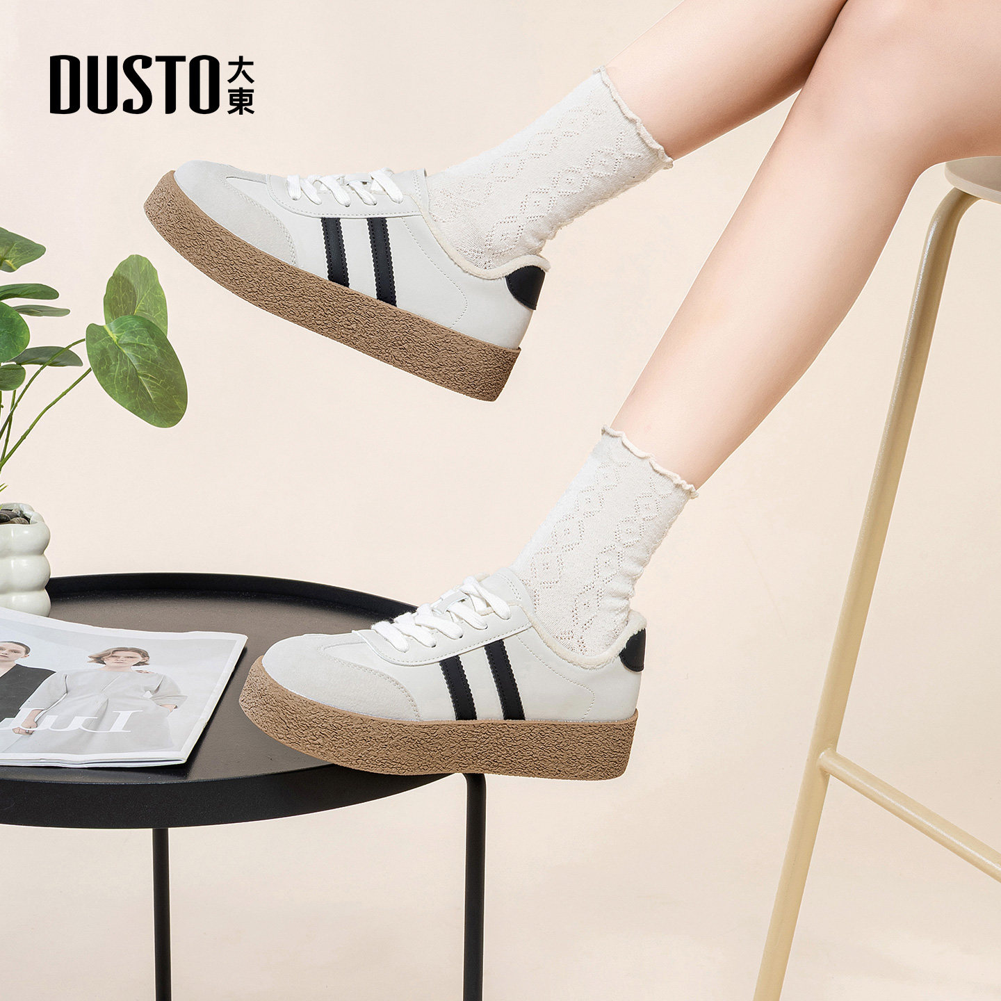 大东休闲运动女鞋2025年冬季新款平底中跟系带圆头色彩拼贴D1167,淘宝优惠券,粉丝福利购,淘宝优惠卷