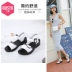 Cửa hàng hàng đầu Dadong 2019 mùa hè mới thoải mái giữa dốc với dây nịt khóa Velcro sandal nữ DW19X5033A - Sandal