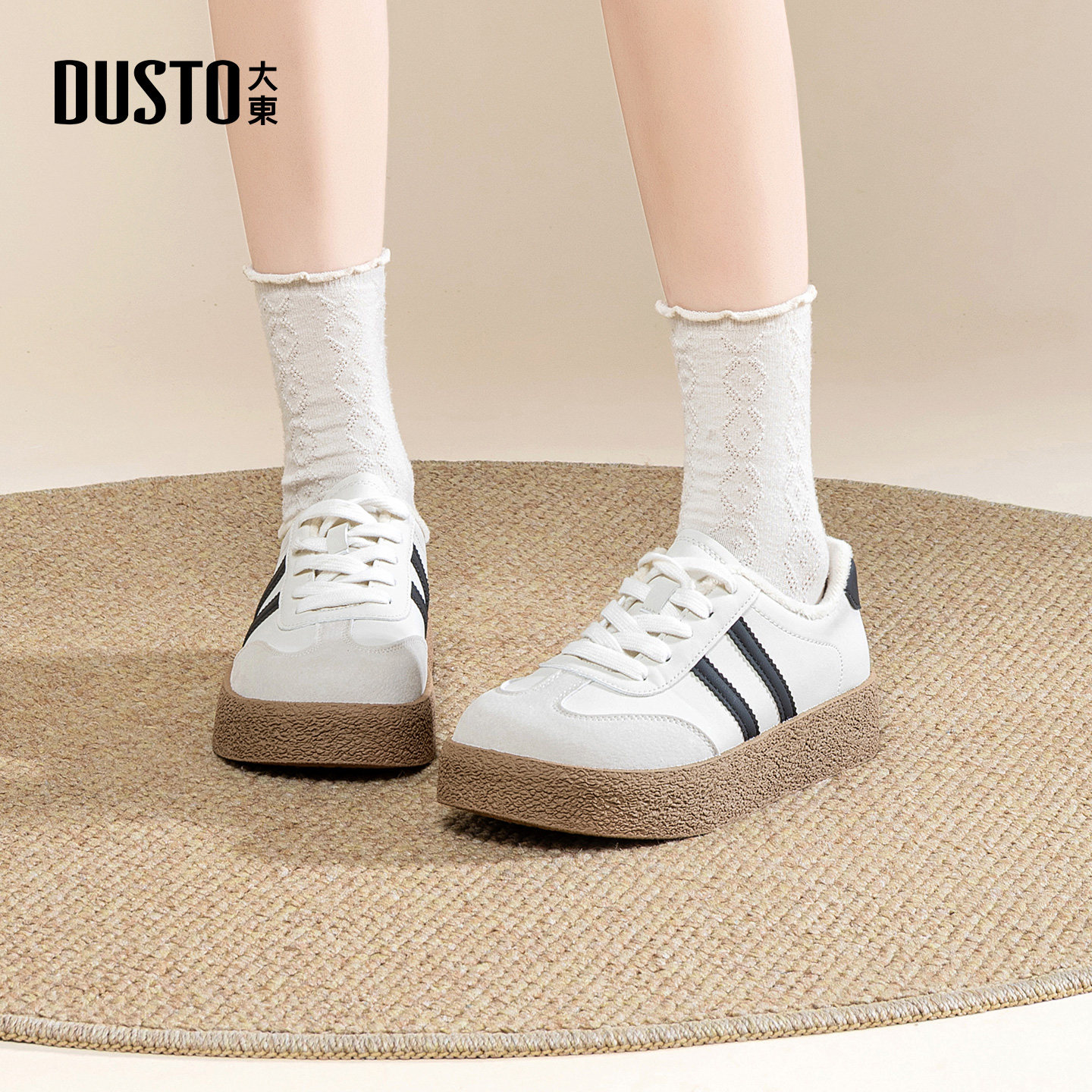 大东休闲运动女鞋2025年冬季新款平底中跟系带圆头色彩拼贴D1167,淘宝优惠券,粉丝福利购,淘宝优惠卷