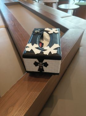克罗潮牌高端皮质纸巾盒女餐巾纸盒精致车饰中控抽纸盒纸巾套