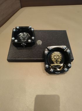 克罗星潮牌烟灰缸塑料风撞上个性元素质感高级烟灰弹落间酷劲尽显