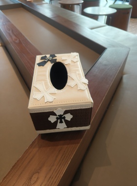 克罗潮牌高端皮质纸巾盒女餐巾纸盒精致车饰中控抽纸盒纸巾套