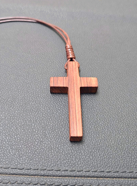 檀香木雕刻木质十字架项链