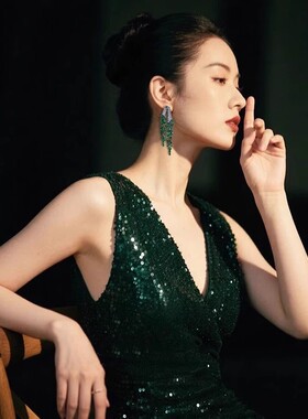轻奢复古风枪黑绿色礼服流苏耳环