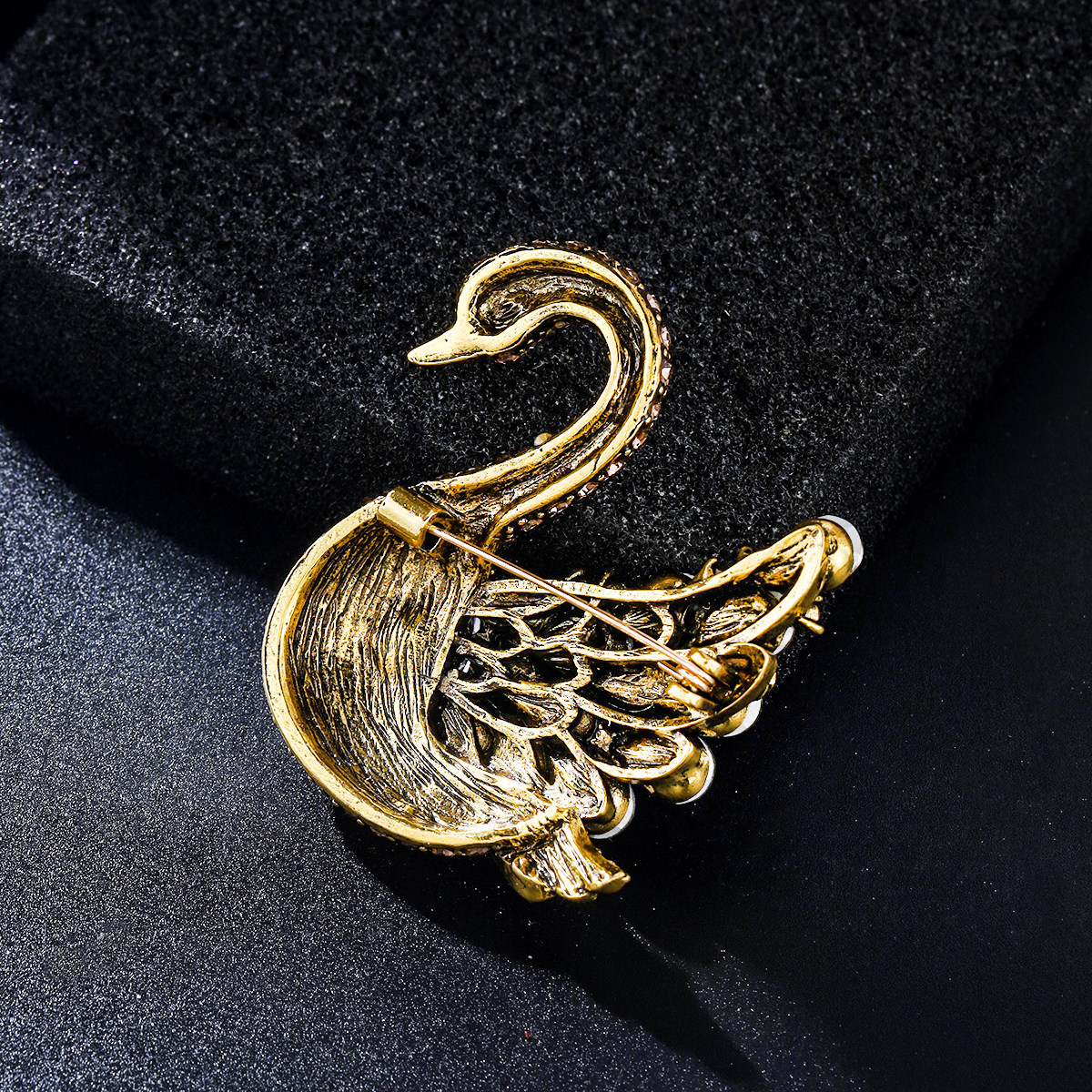 高级感女士西装大衣胸花小众设计感合金镶钻天鹅别针服装配饰胸针,淘宝优惠券,粉丝福利购,淘宝优惠卷