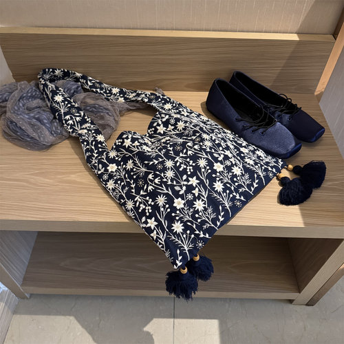 清迈流苏包民族风手工刺绣小众布包重工单肩包大容量出游包 - 图0