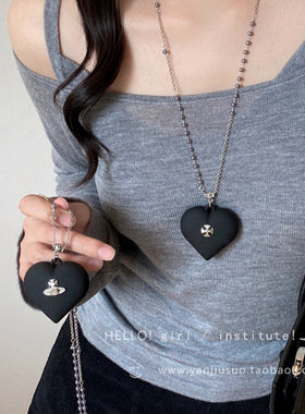 黑色爱心吊坠长款项链女2026新款轻奢高级感毛衣链小众设计感配饰