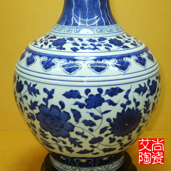 缠枝莲青花赏瓶手绘景德镇陶瓷花瓶仿古瓷青花瓷器装饰品摆件博古 - 图2