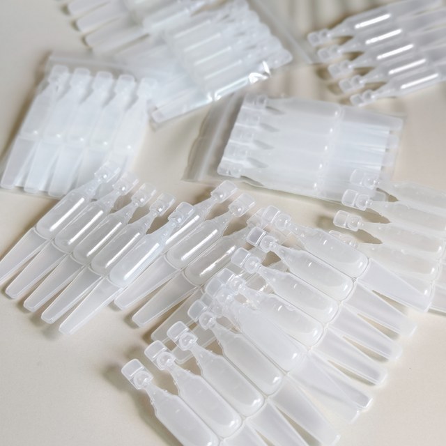 Make your face shine! Small white tube with skin-transmissive skin, dull and yellow-deep anti-sugar and anti-oxidant essence, delicate and whiten the skin