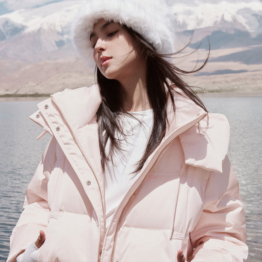 【爆款】ONLY2025冬季新款90白鸭绒蓬松云朵光泽感宽松连帽羽绒服