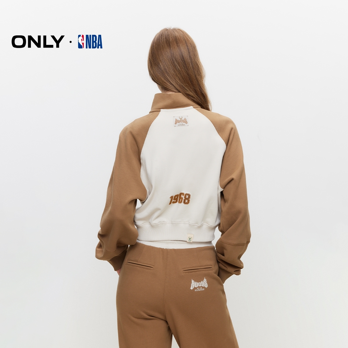 ONLY2024冬季新款NBA联名款纯棉印花立领短款卫衣女|12449R003