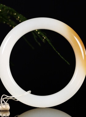 新疆金丝玉羊脂白俏糖色白玉手镯典雅一口糖女款 玉镯子糖玉