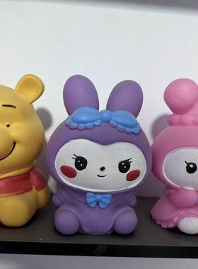 套圈娃娃款彩绘搪胶存钱罐摆地摊