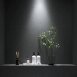 Современная простота черно -белая матовая незрелая кухня гостиная ресторан