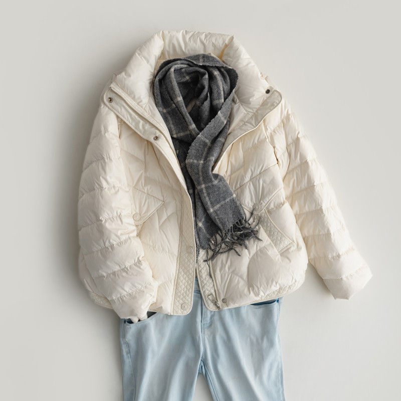 乔妮塔女装2025冬季新款90白鸭绒轻薄小个子立领短款羽绒服外套