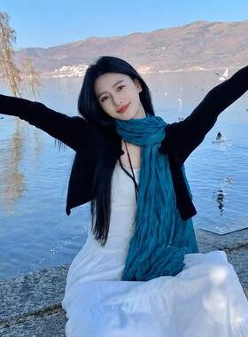 文艺风湖蓝色褶皱丝巾女氛围感长条围巾披肩旅游拍照配饰棉麻纱巾