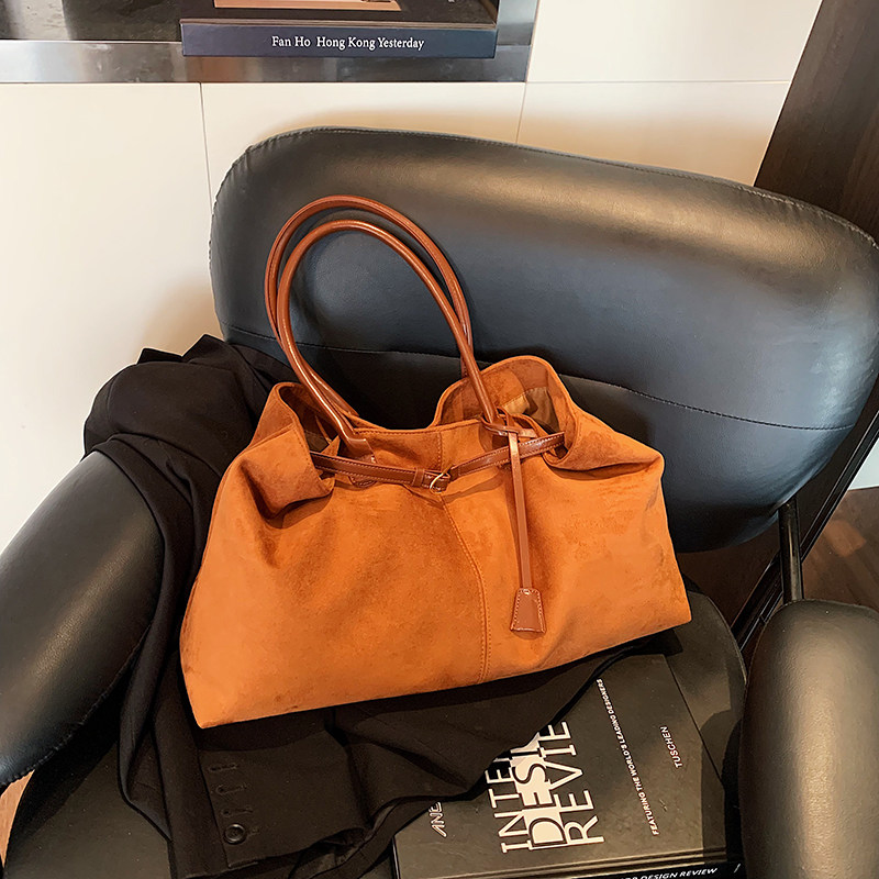 短途旅行复古磨砂绒单肩包包2025新款通勤女包高级感大容量托特包,淘宝优惠券,粉丝福利购,淘宝优惠卷