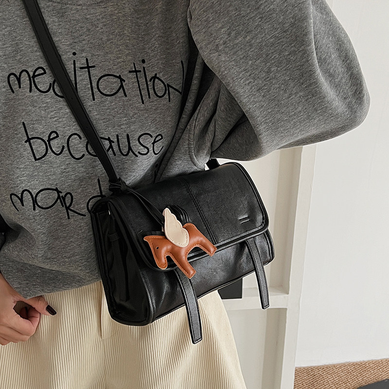 高级感小众手提剑桥包邮差包女款2026新款今年流行通勤单肩斜挎包,淘宝优惠券,粉丝福利购,淘宝优惠卷