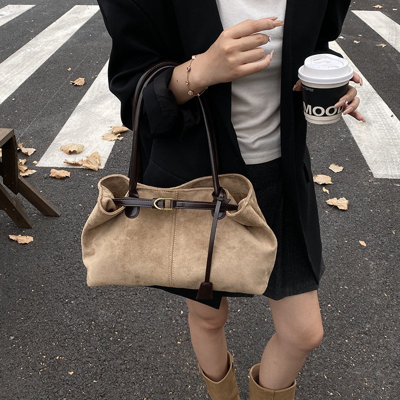 短途旅行复古磨砂绒单肩包包2025新款通勤女包高级感大容量托特包,淘宝优惠券,粉丝福利购,淘宝优惠卷