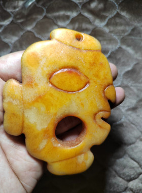 黄油皮新疆和田玉羊脂玉把件  古玩城遗留籽料把玩件三星堆面具