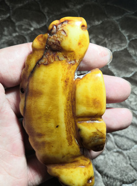 金黄皮钙化老籽料羊脂白玉雕刻    老古玩城遗留年代自定