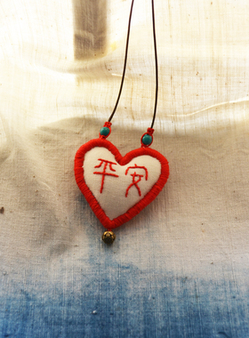 手工刺绣送朋友礼品小孩毛衣项链