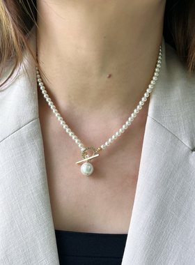 新款人造施家珍珠项链女 轻奢小众设计感高级锁骨链网红颈链OT扣