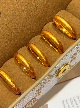 女沙金古法丝绒戒指金色拉丝闭口