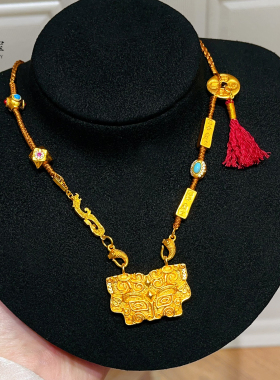 女沙金饕兽面方牌编织吊坠项链