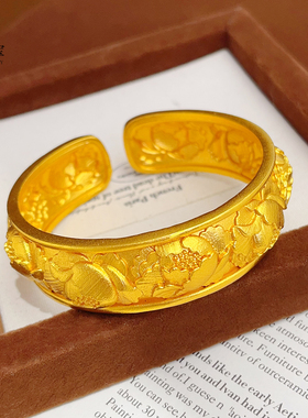 女沙金拉丝錾刻牡丹花开口手镯