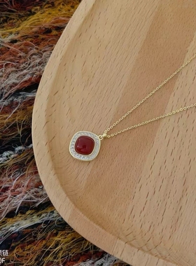 小众S925纯银锆石红色吊坠项链女高级感锁骨链时尚个性颈链2026年