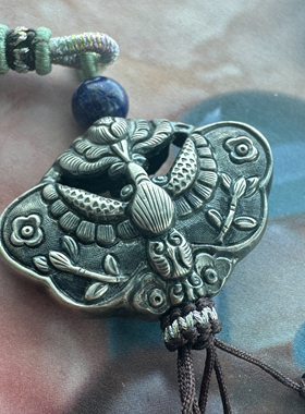 福气满溢 纯银手工鑑刻蝴蝶吊坠毛衣链