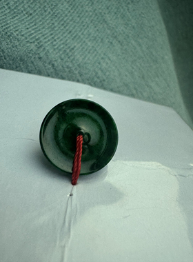 压箱底的老坑辣绿满色复古平安扣