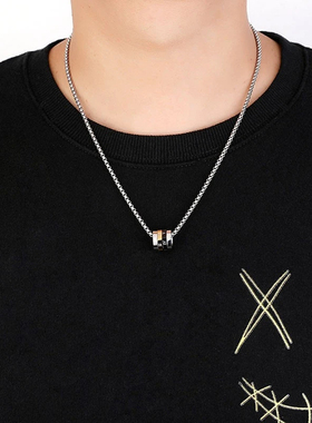 钛钢项链 小蛮腰男士潮牌百搭吊坠男款毛衣链高级感男生链子配饰