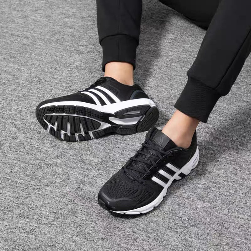 Adidas阿迪达斯Equipment 男女防滑耐磨经典运动跑步鞋HR0671 - 图0