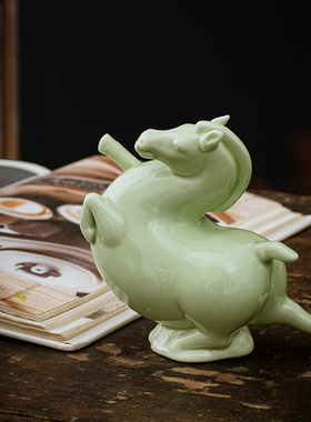 新中式陶瓷招财唐马车载摆件