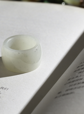 宽条厚装素面和田玉白色扳指