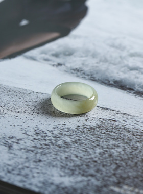 7号戒指  新疆和田玉青白糖青白小尺码圆弧素圈指环 尾戒 9124